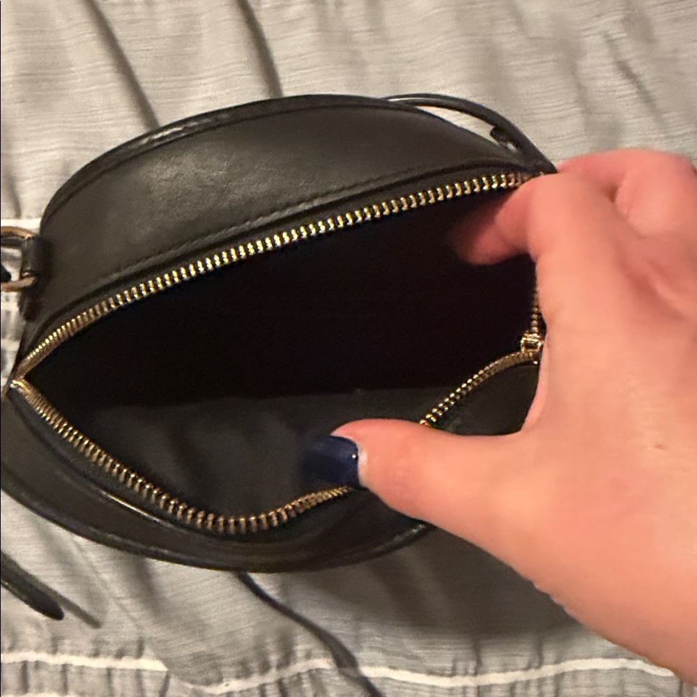 Coach Black Canteen crossbody EUC - Picture 4 of 5